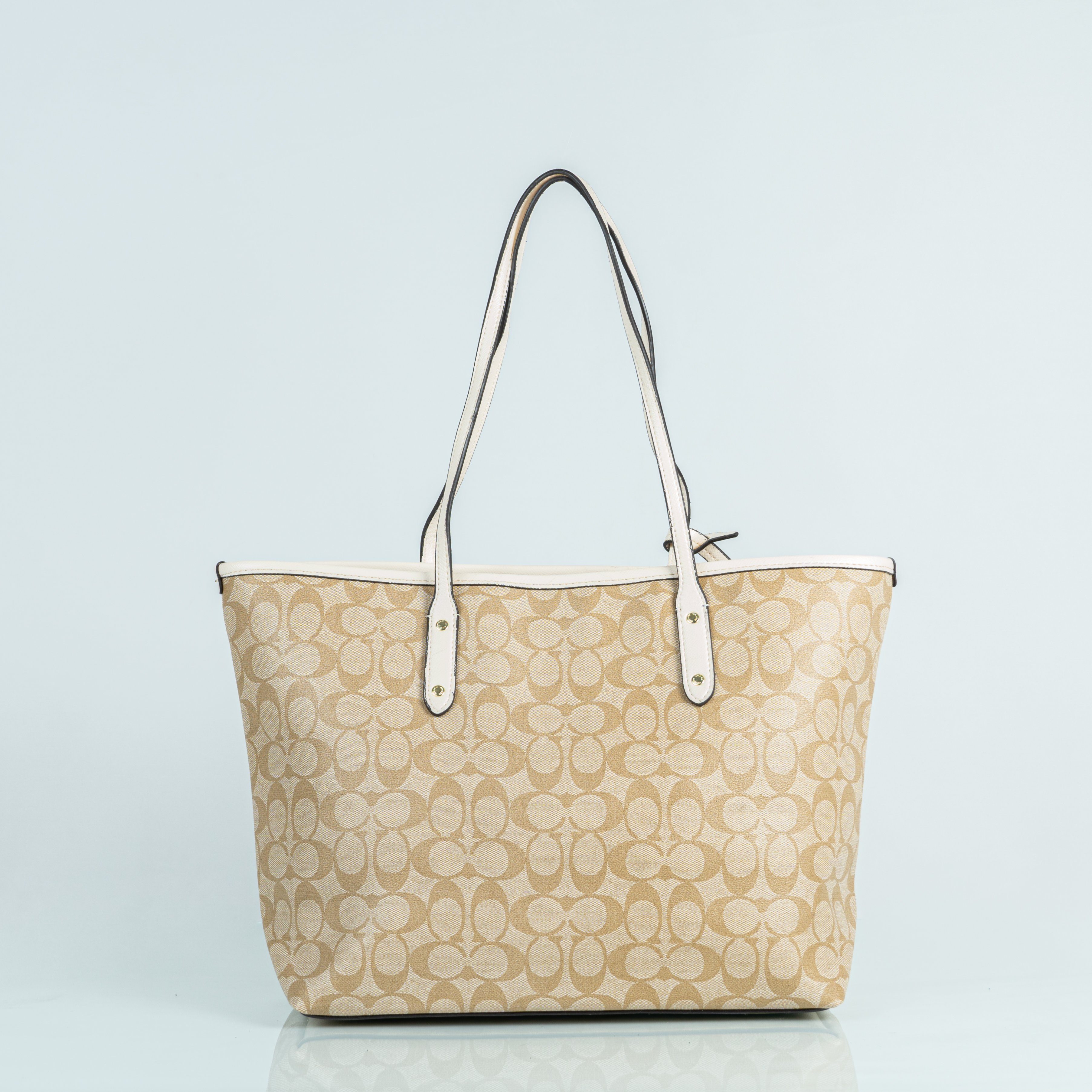 Coach Tote In Signature Canvas Hippochi