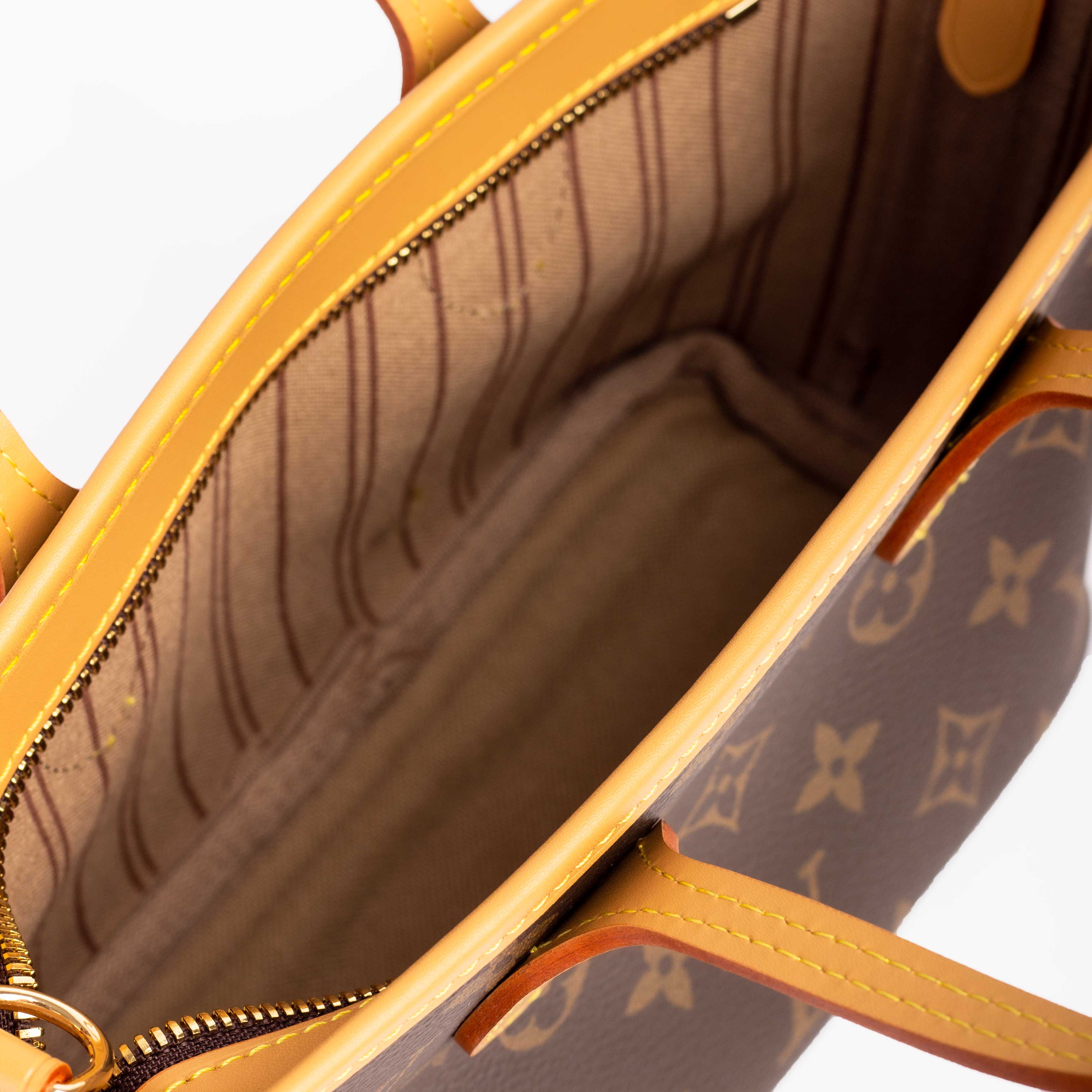 Ļ.Ѵ bag Hippochi