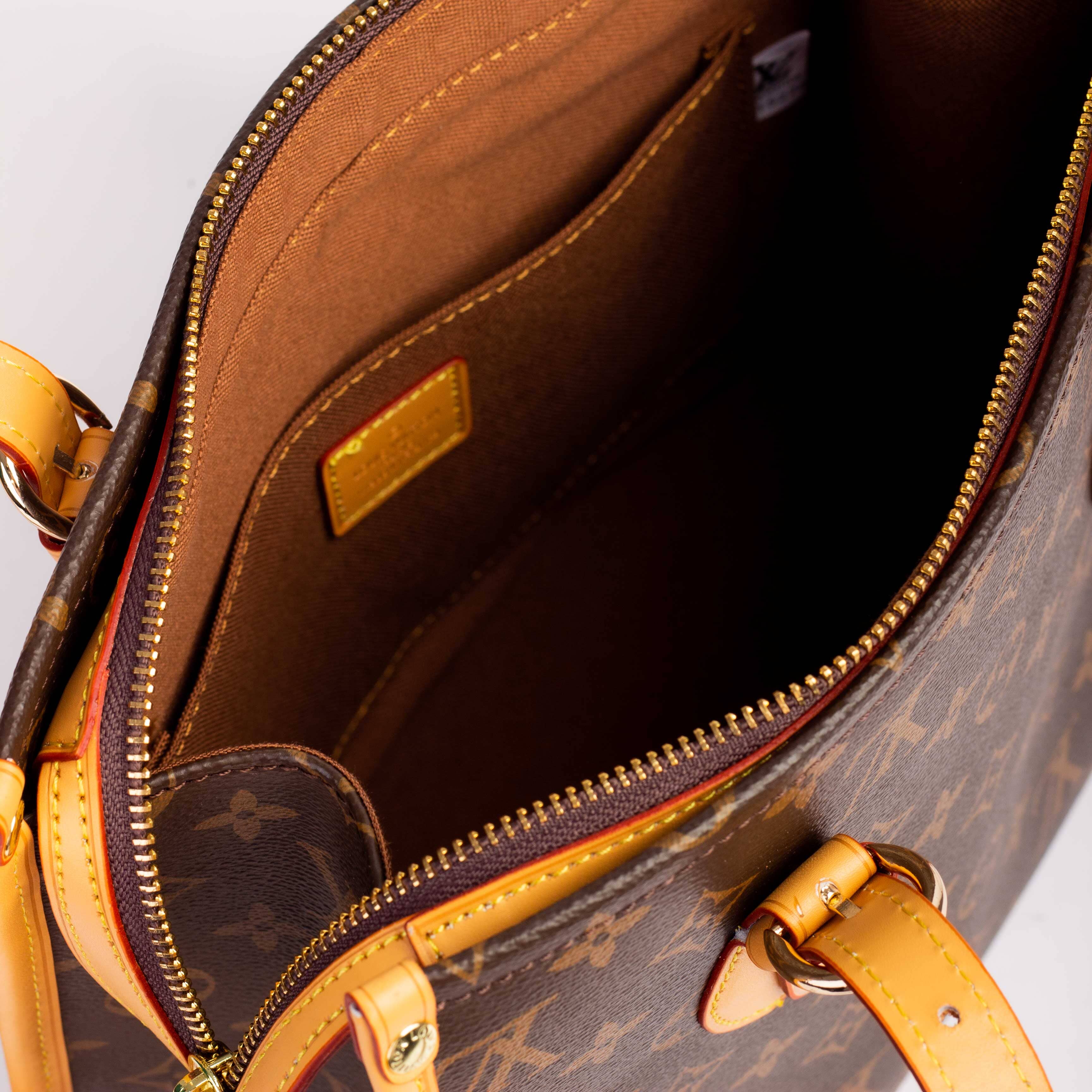 Ļ.Ѵ bag Hippochi