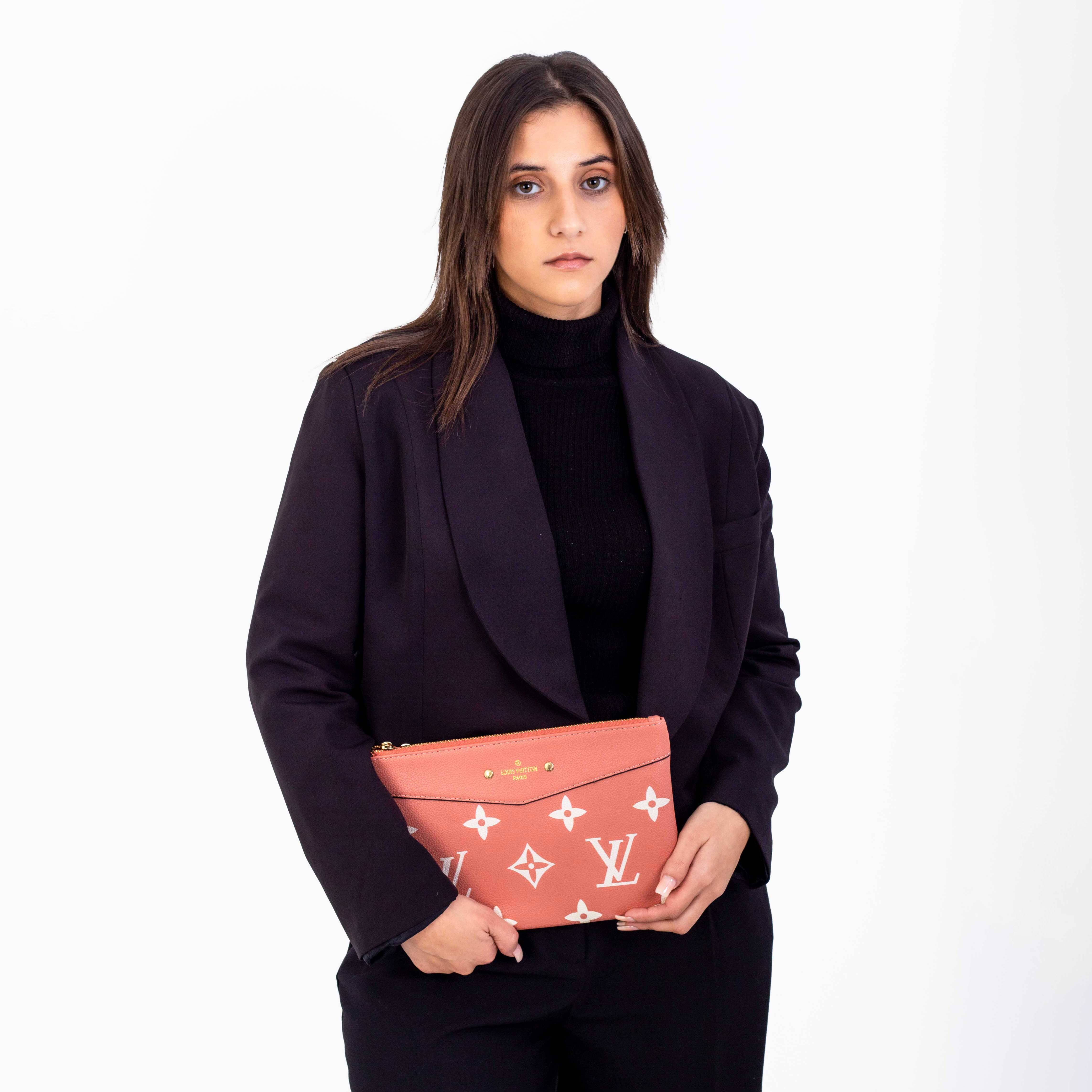 Ļ.Ѵ Clutch Hippochi