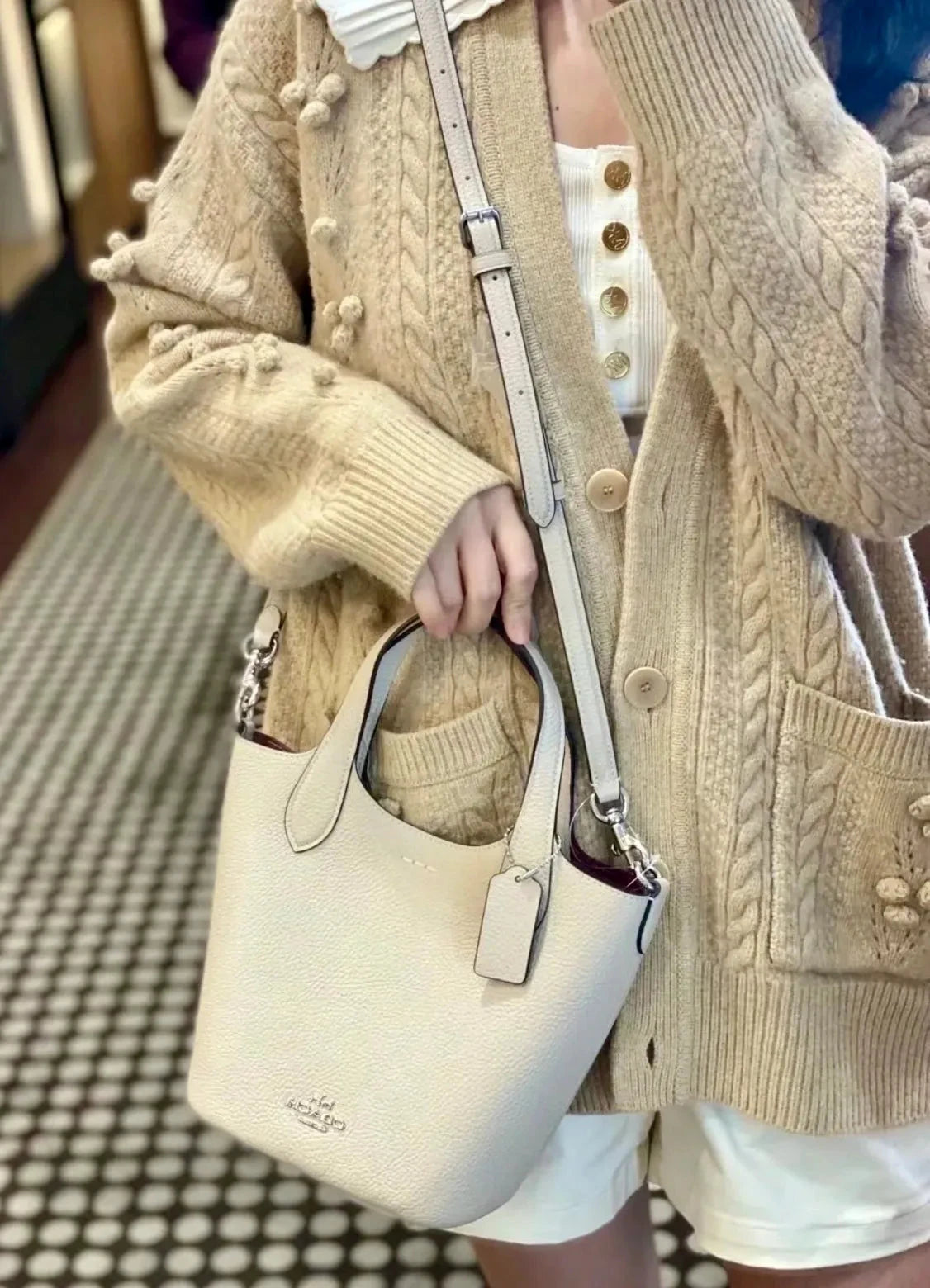 ϾΟΆϾΗ bucket Shoulder Bag In Signature Canvas Bags Hippochi