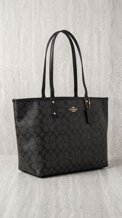 ϾΟΆϾΗ Tote In Signature Canvas Bags Hippochi