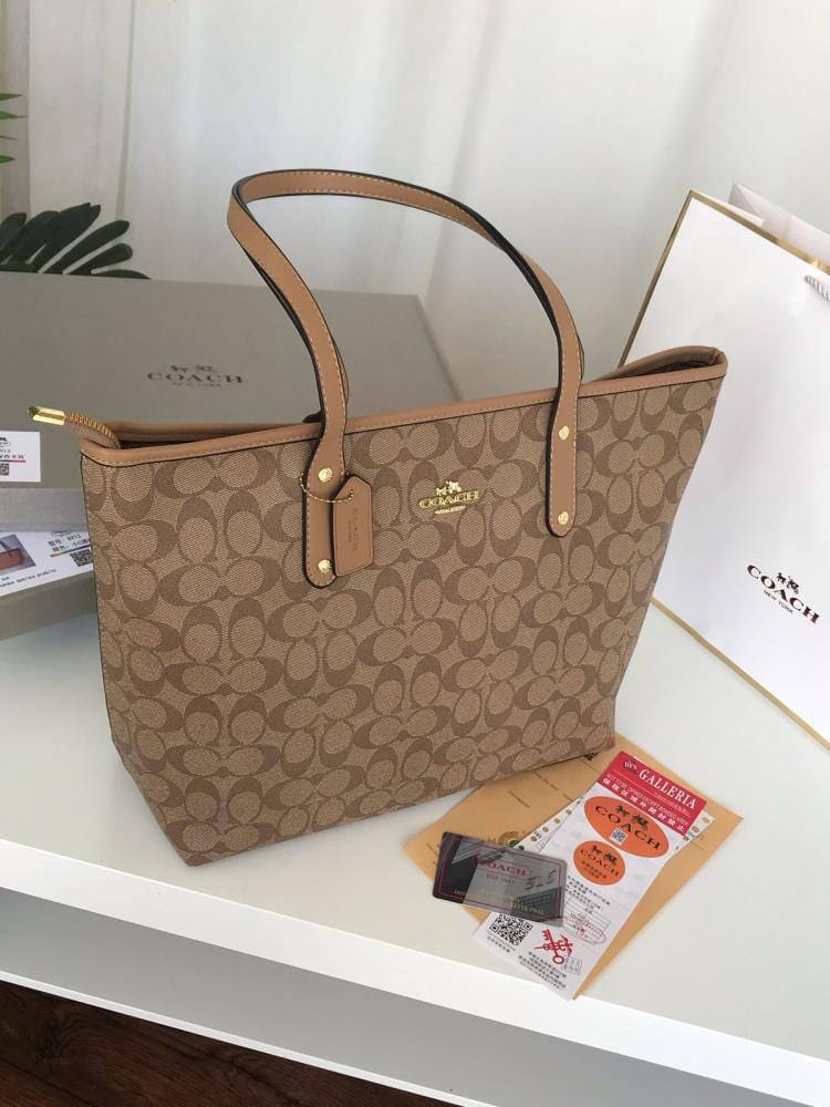 ϾΟΆϾΗ Tote In Signature Canvas Bags Hippochi