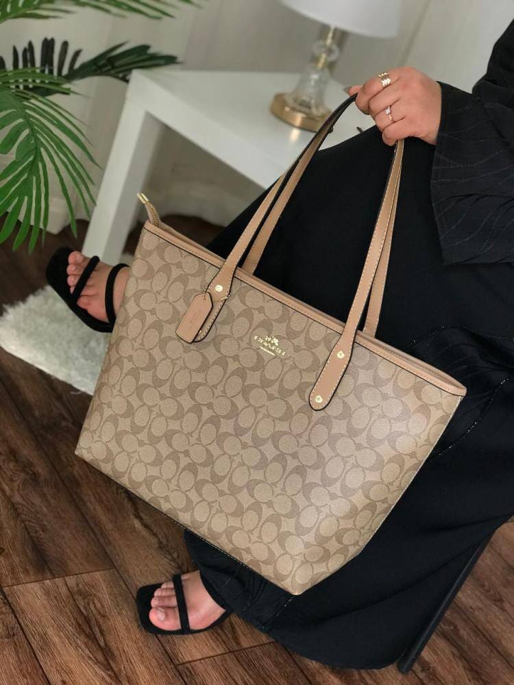 ϾΟΆϾΗ Tote In Signature Canvas Bags Hippochi