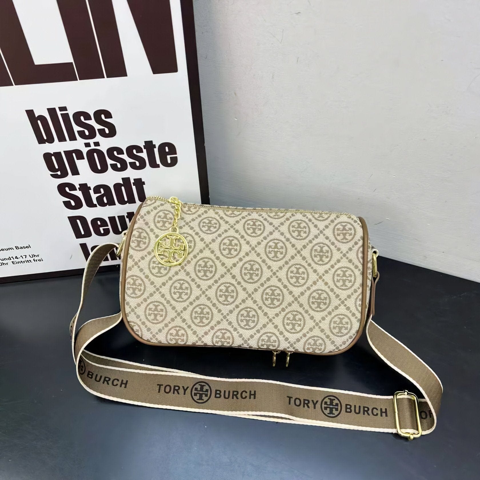 ŤŌŖŶ ƁŪŔČĤ Bags hippochi