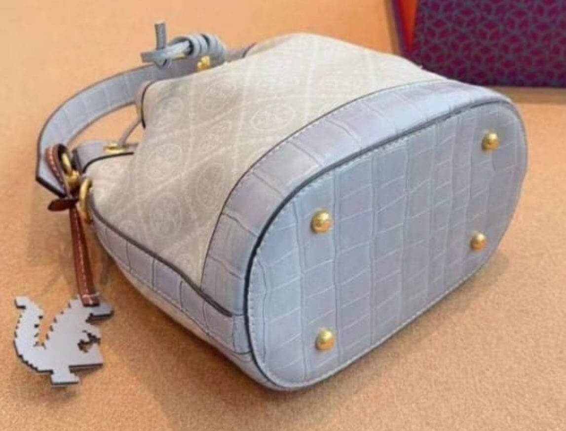 ŤŌŖŶ ƁŪŔČĤ Mini T Monogram Jacquard Bucket Bag Bags hippochi