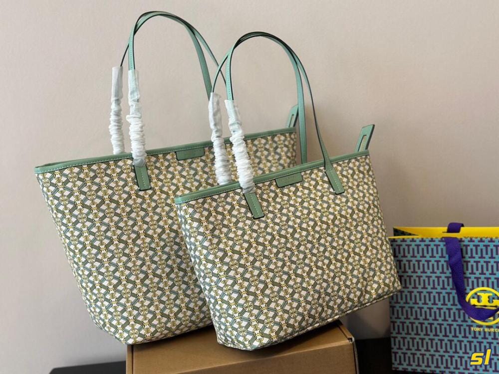 ŤŌŖŶ ƁŪŔČĤ SMALL EVER-READY ZIP TOTE Bags hippochi