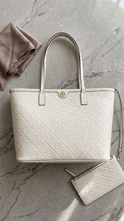 ŤŌŖŶ ƁŪŔČĤ T Monogram zip tote bag Bags hippochi