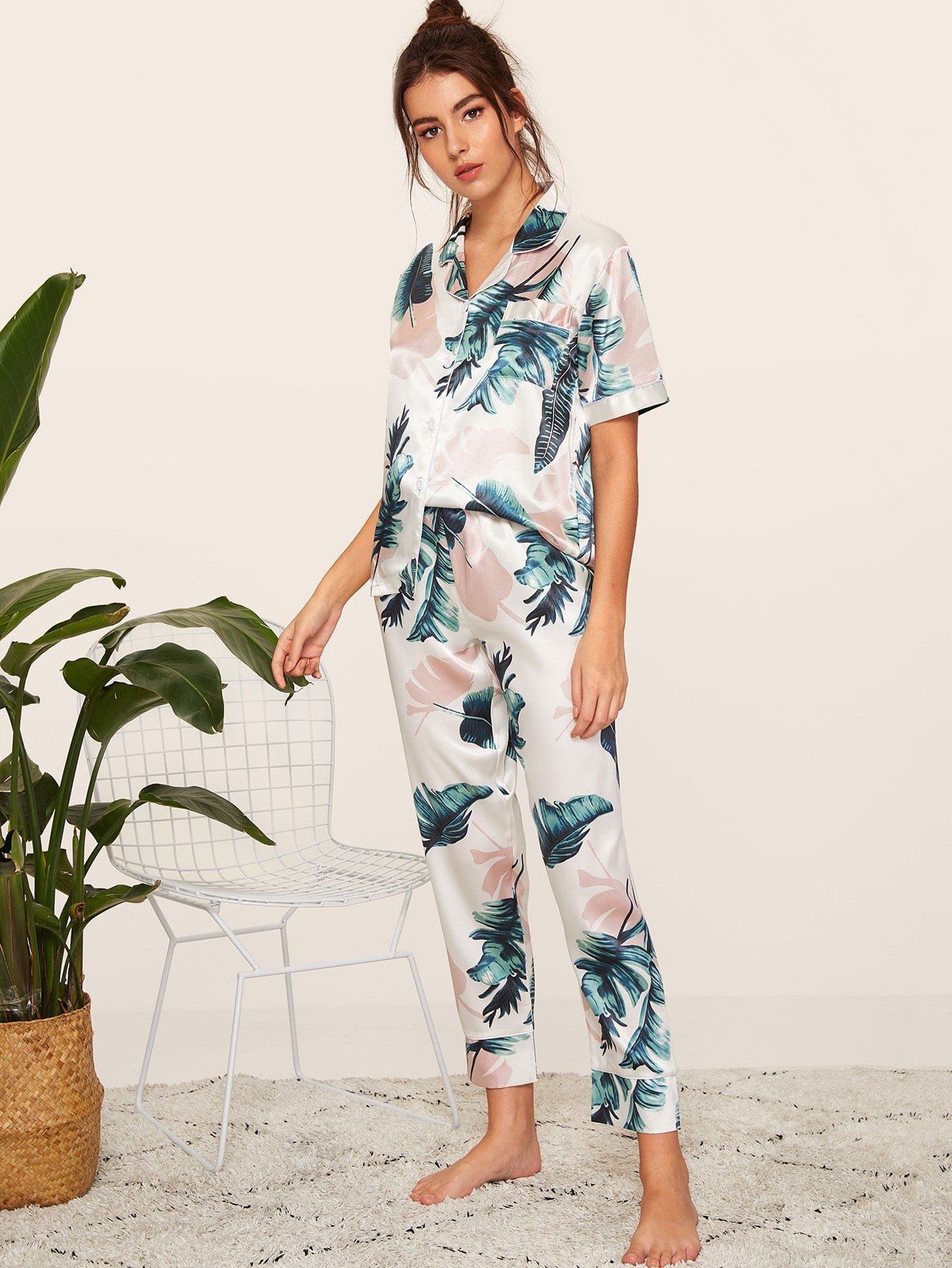 Tropical Print Satin Pajama Set Hippochi